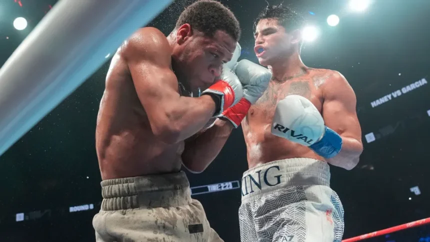 El triple enfrentamiento de boxeo ilumina Times Square